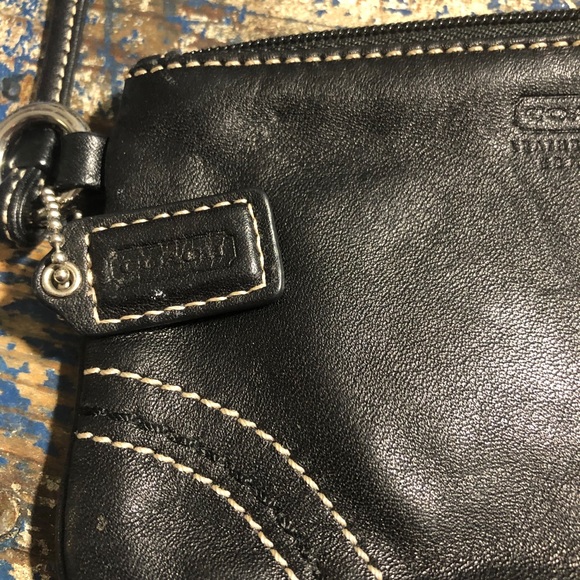 Coach Vintage Leatherware wristlet in black. - Picture 2 of 5